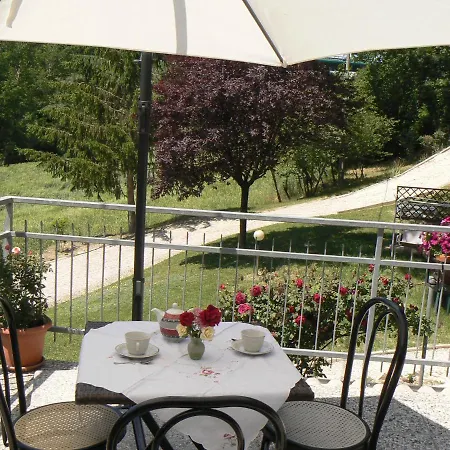 Le Cerque Bed & Breakfast *