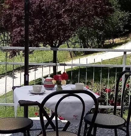 Le Cerque Bed & Breakfast