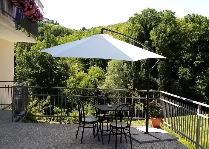 Le Cerque Bed & Breakfast